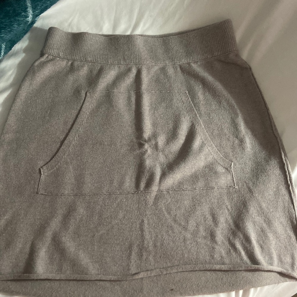 n: PHILANTHROPY Purple Kangaroo pocket skirt sz M